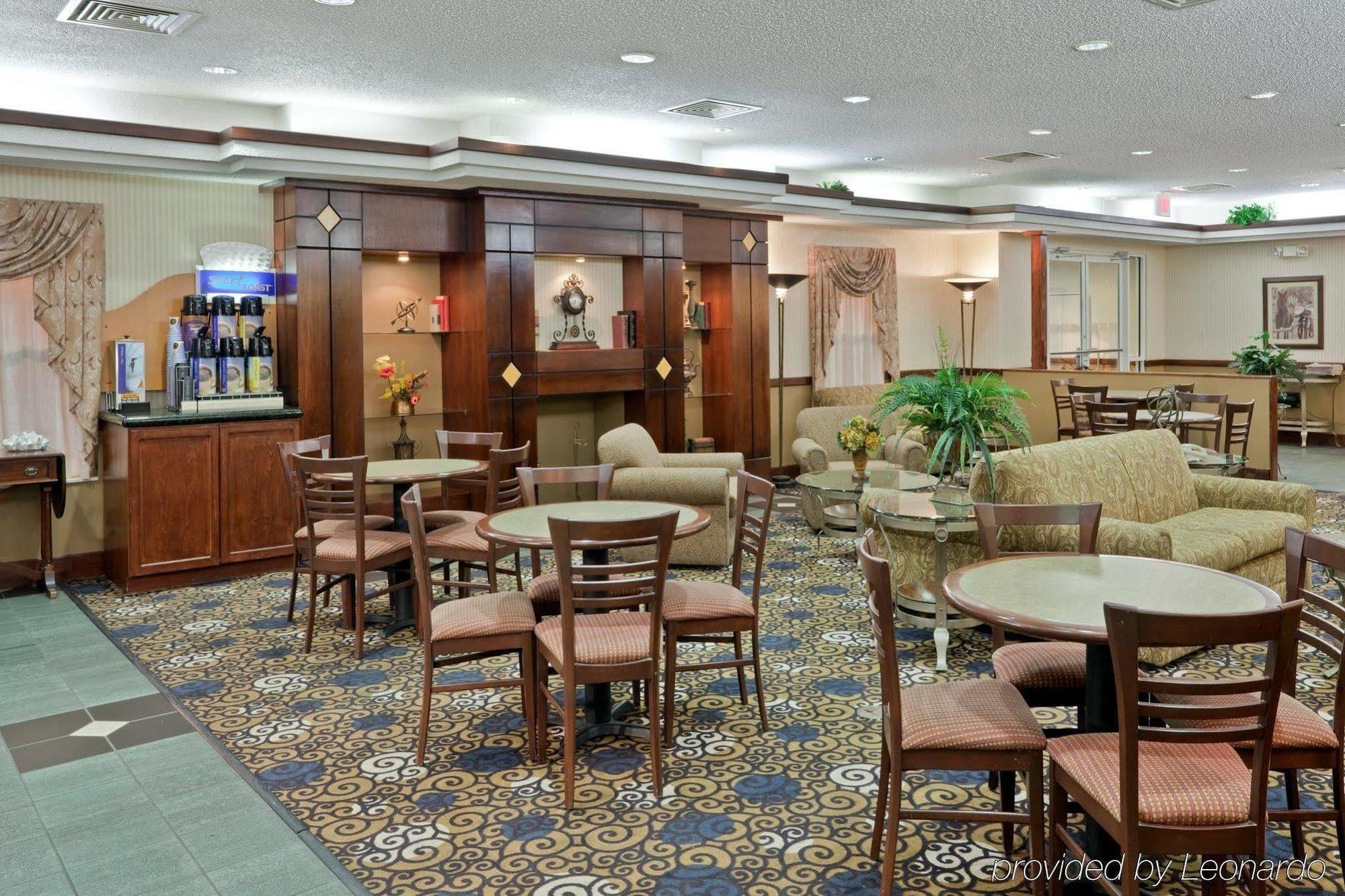 Windsor Inn & Suites Dodge City Exterior foto